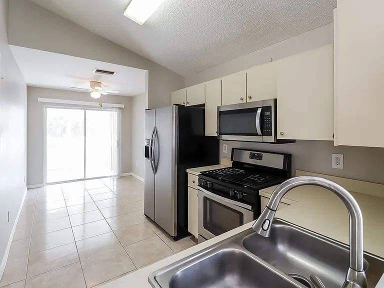 6713 Summer Cove Dr — Photo 10