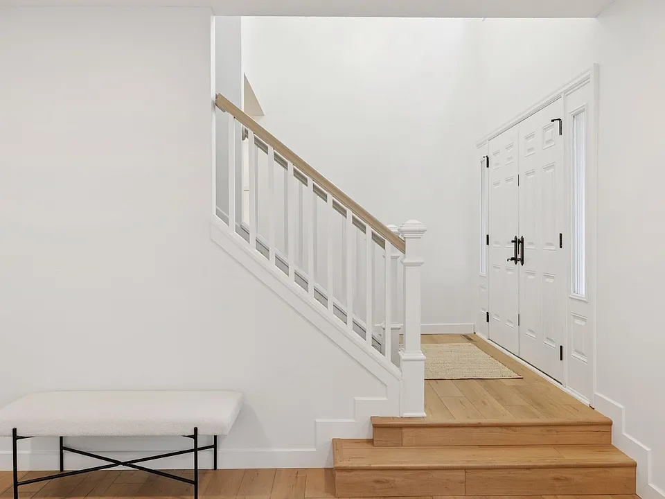 1301 Stratton Ct