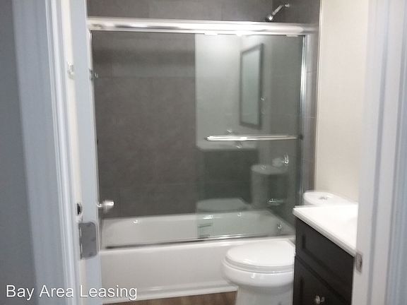 4th image of 734 E 20th St APT 2