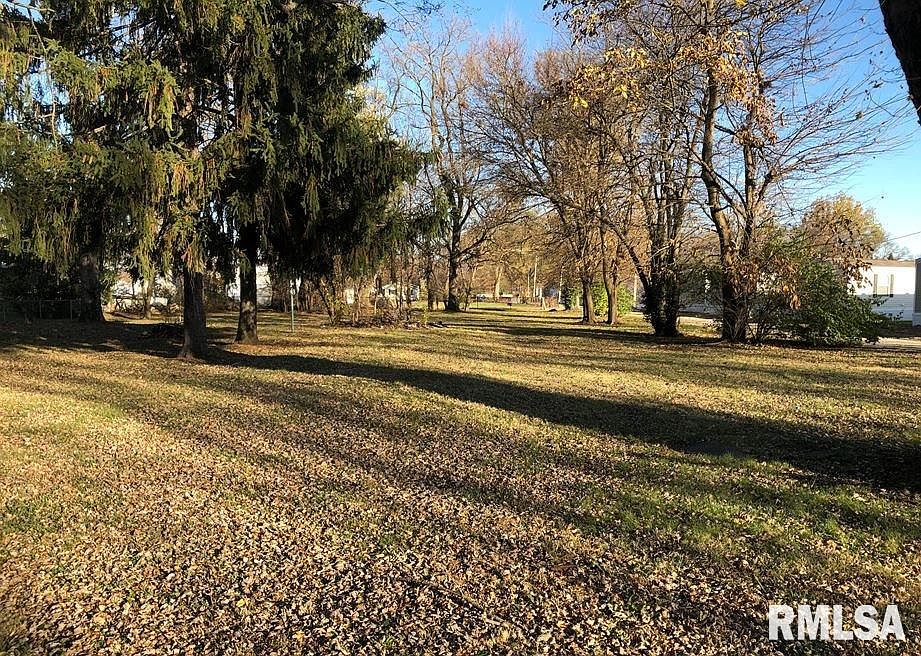 2nd image of 804 Forrest Ave