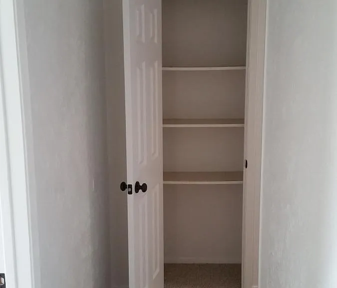 6017 Robin Dr — Photo 8