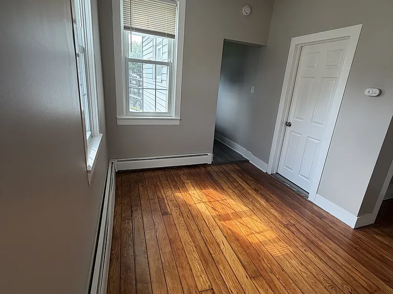 264-266 Kings Hwy #1 — Photo 2