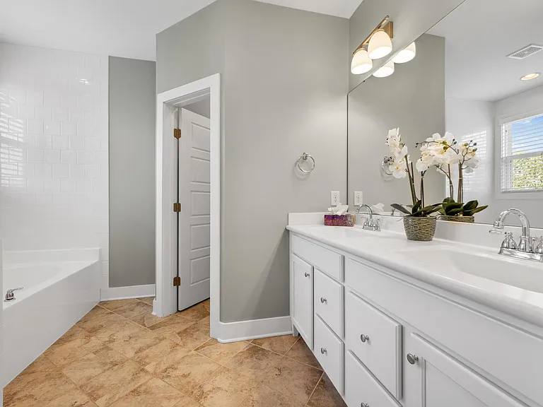 204 Diggory Dr — Photo 4