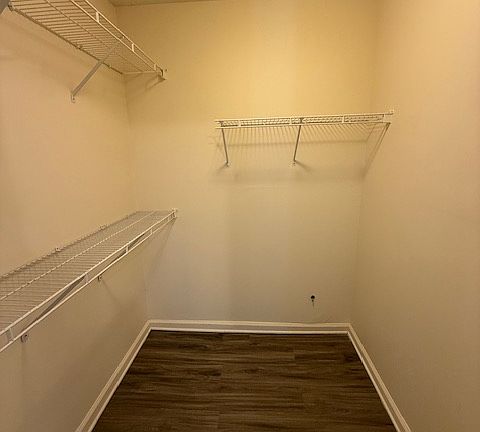 4th image of 400 Dabney Dr #7