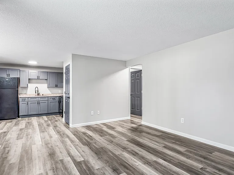 The Meridian Apartments — Photo 65