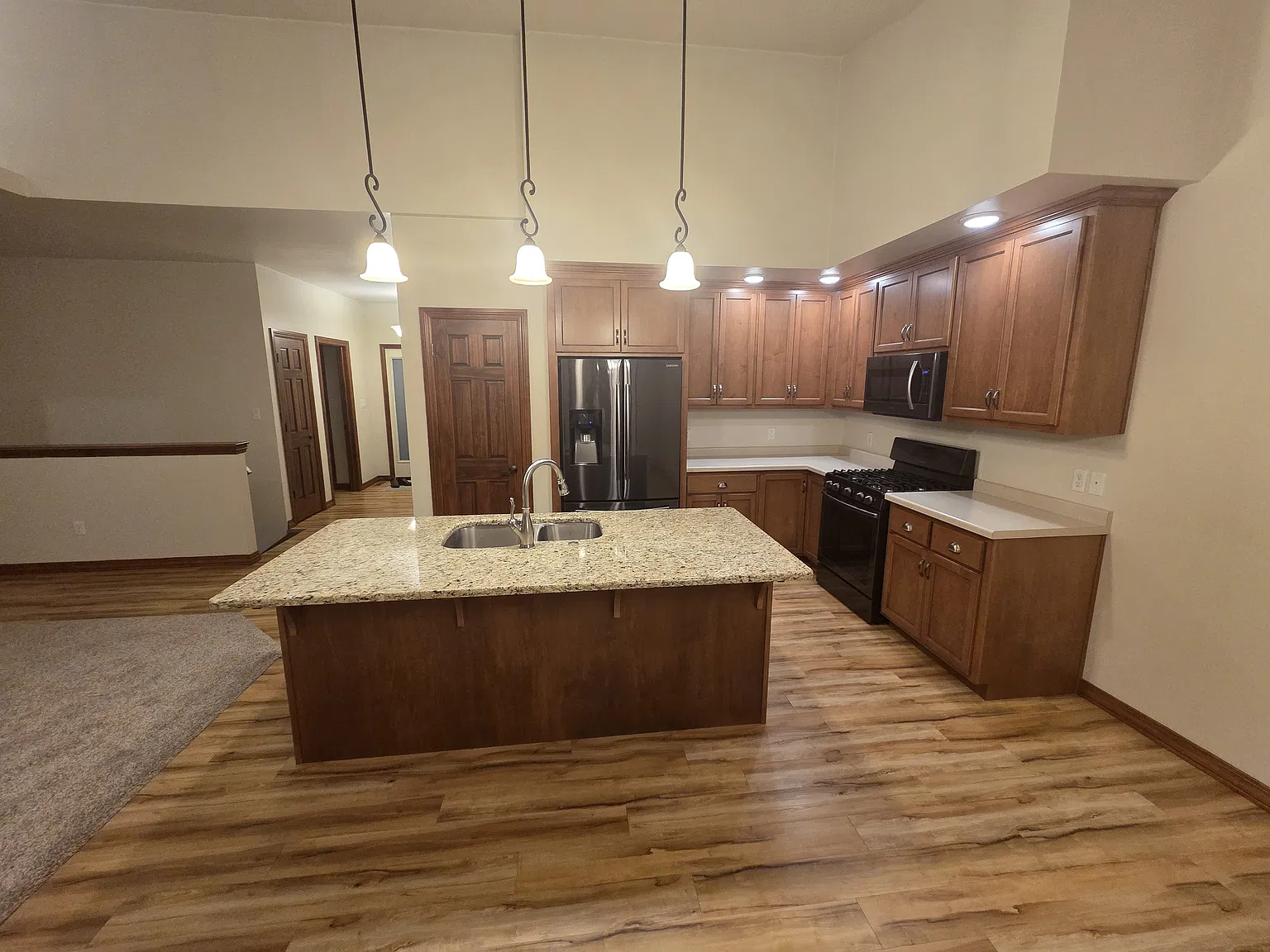2 bed, $2,250 — Photo 1