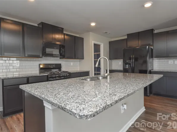 3048 Treyson Dr, Denver, NC 28037