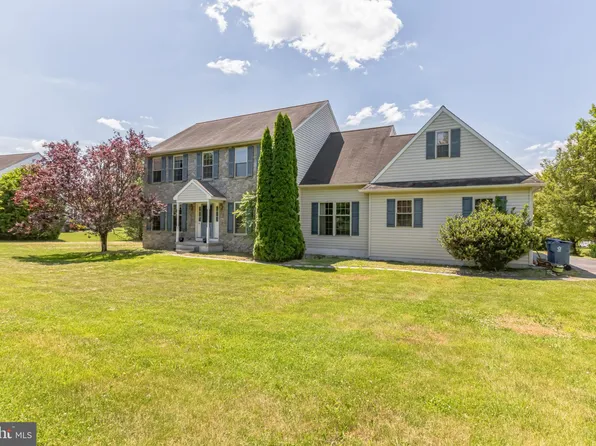 10 Bittersweet Dr, Cochranville, PA 19330