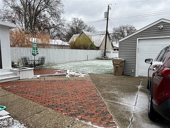 2nd image of 2375 15th St