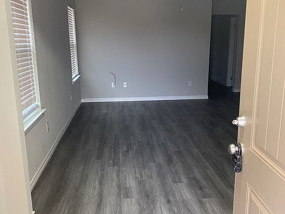 3rd image of 2868 Melissa Ln