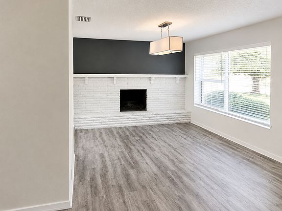 4th image of 345 Gilbert Rd