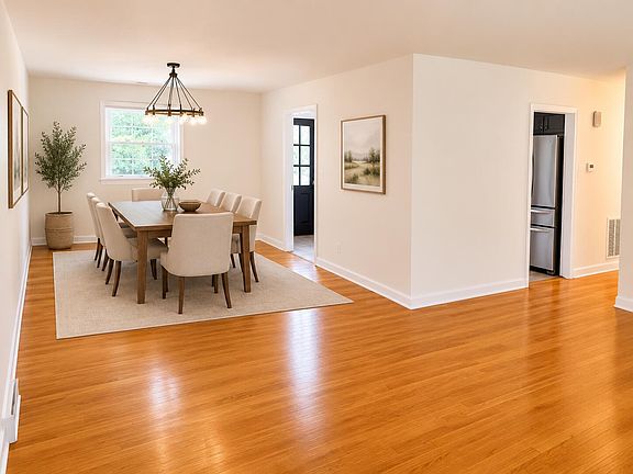 4th image of 5335 Cave Spring Ln