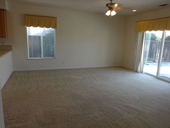 3rd image of 312 Grand Canyon Dr