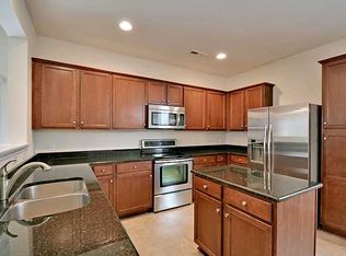 284 Cameron St, Summerville, SC 29483