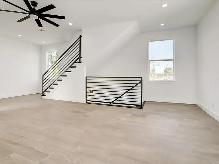 6816 Hartland Ave — Photo 20