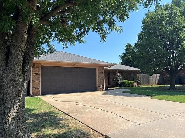 1st image of 25 Corona Dr
