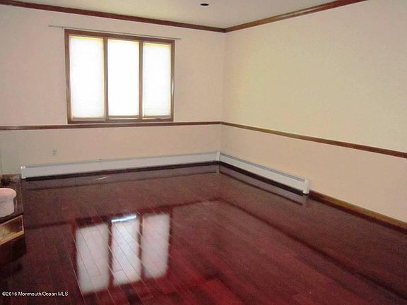 4th image of 43 Manor Dr