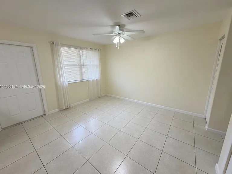 2227 Monroe St #6 — Photo 3