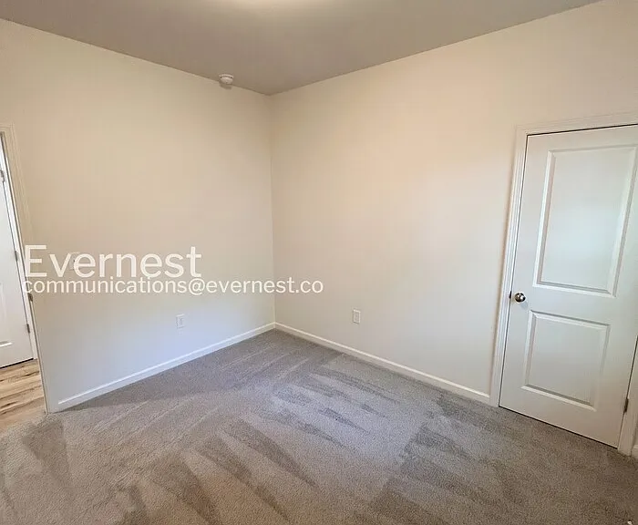 2126 2nd St — Photo 15