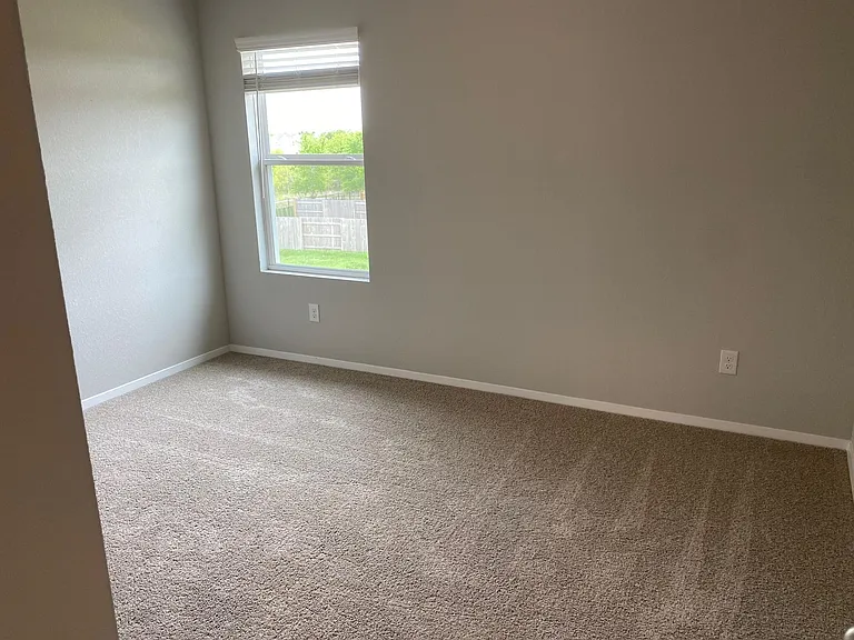 145 Free Stone Dr — Photo 32