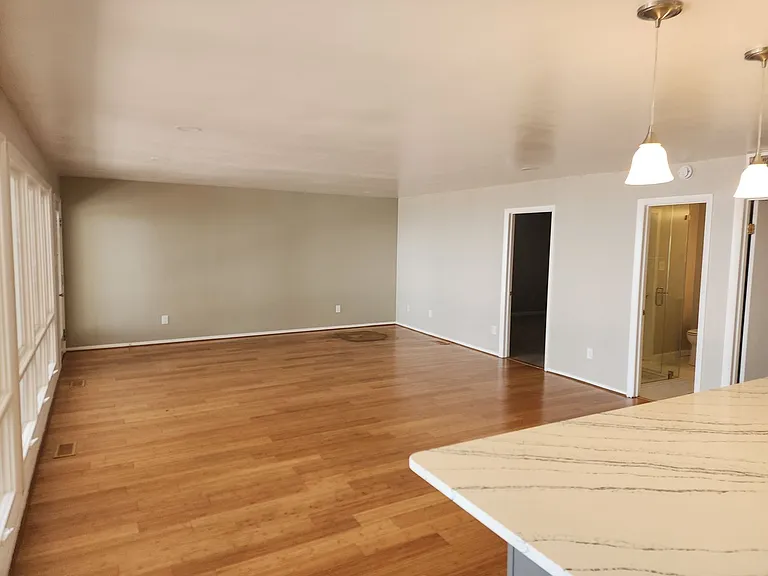1331 Bayville St — Photo 46