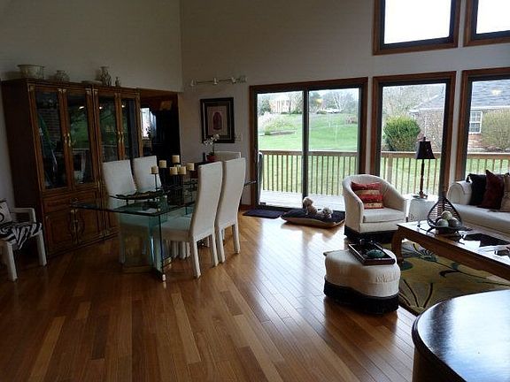 2nd image of 140 Fairway Dr