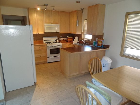 5th image of 6636 N Harlem Ave APT 1W