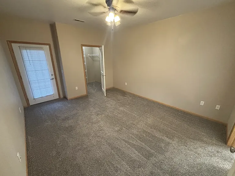 2190 Westlake Rd — Photo 4