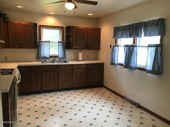 5th image of 5779 E Jefferson Ave