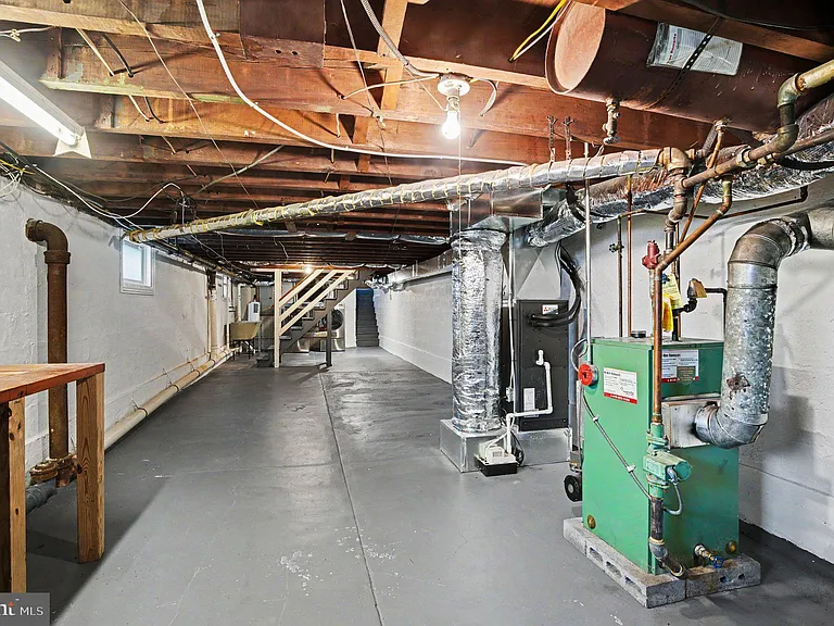 210 E 11th Ave — Photo 37