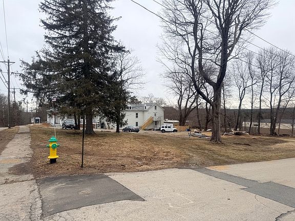 4th image of 963 Main St #1