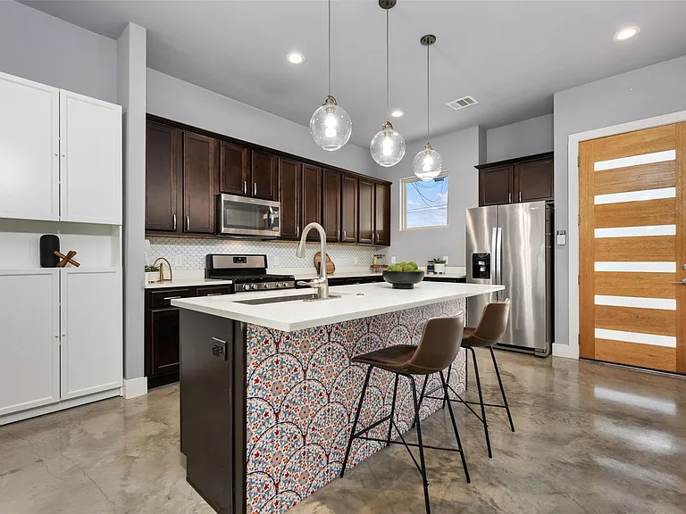 1310 Cedar Ave — Photo 7