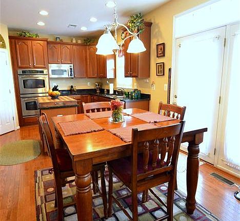 4th image of 7137 Hills Ln