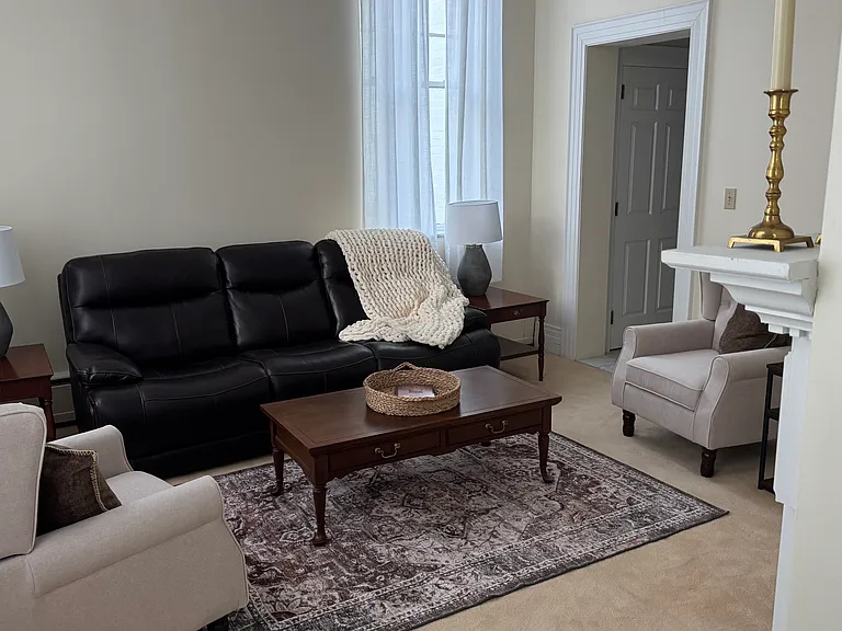 528 Washington St — Photo 2