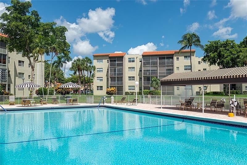 1st image of 1800 N Lauderdale Ave APT 1114