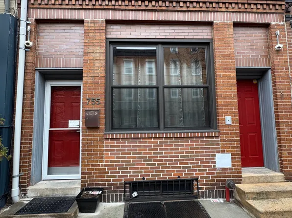 755 S 8th St APT 2, Philadelphia, PA 19147