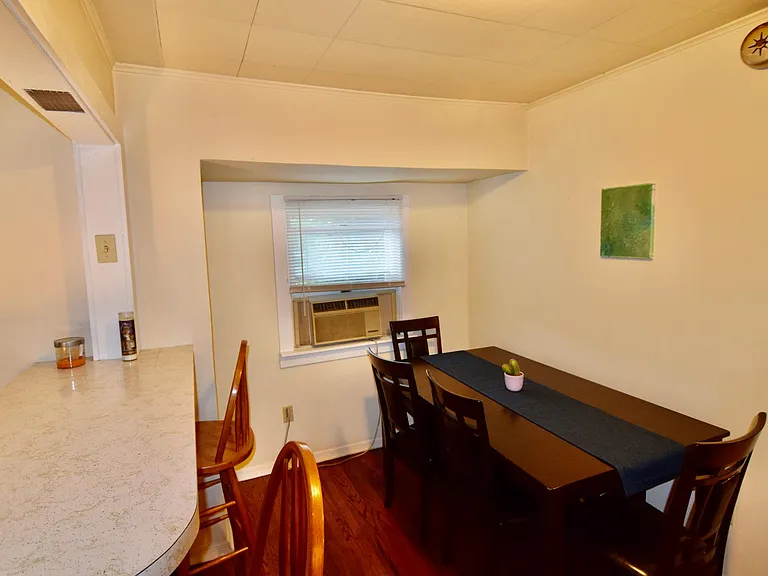 6308 Bedford St — Photo 4