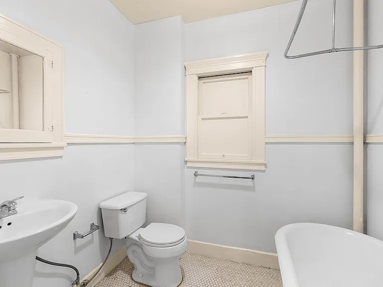 Paramount Apartments — Photo 12