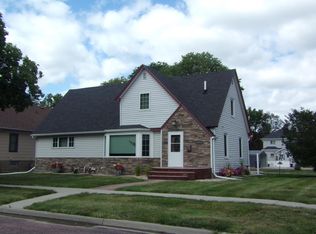 622 E 2nd Ave, Mitchell, SD 57301