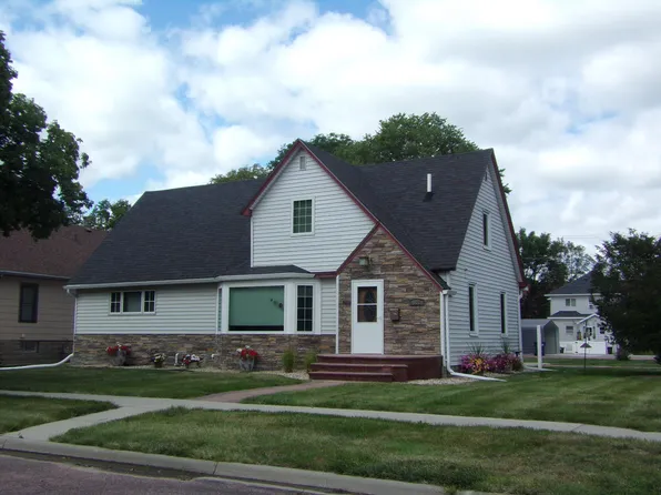 622 E 2nd Ave, Mitchell, SD 57301