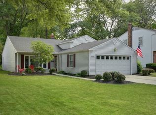 28005 W Oviatt Rd, Bay Village, OH 44140