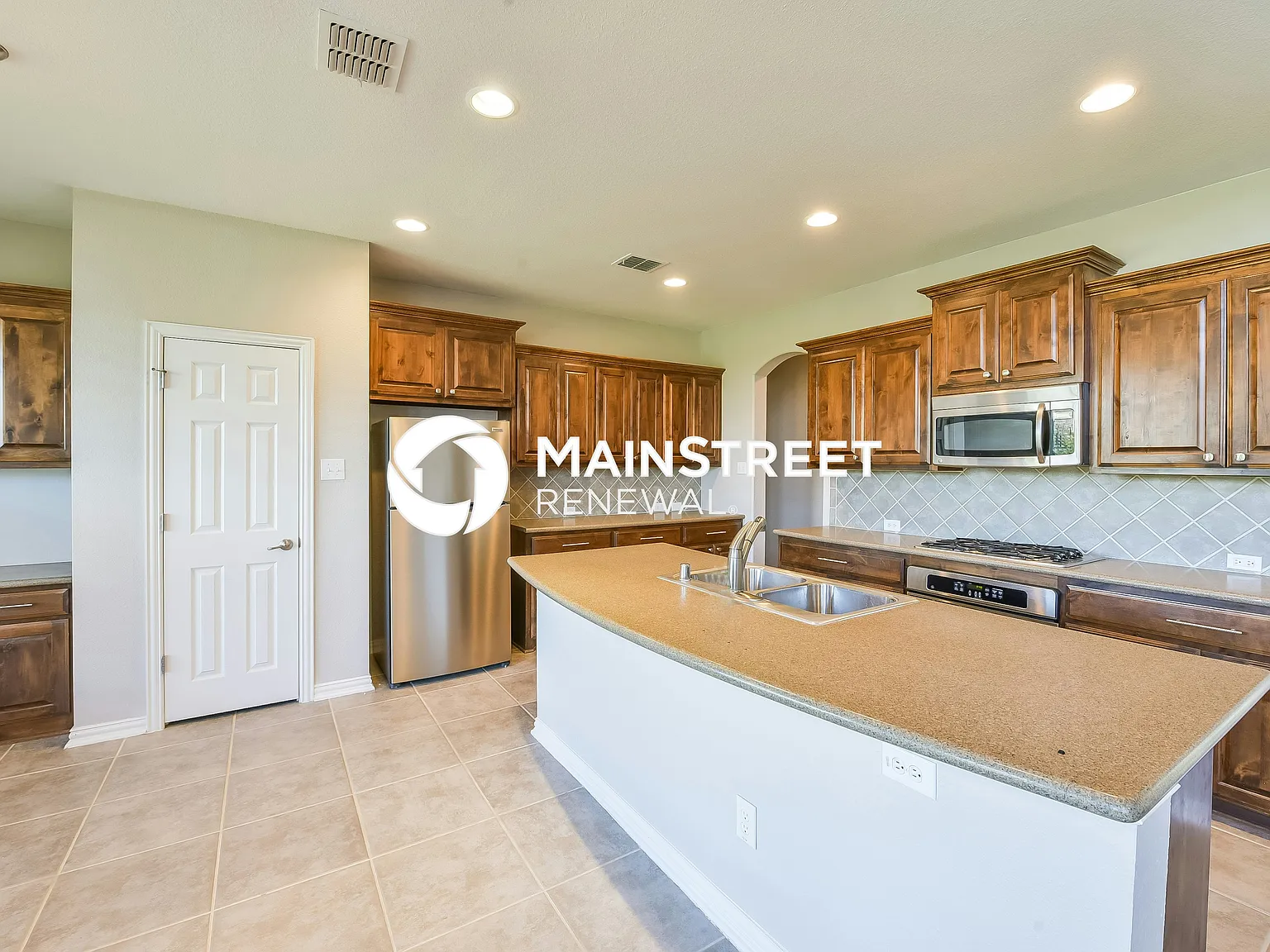 13673 Saddlewood Dr — Photo 4