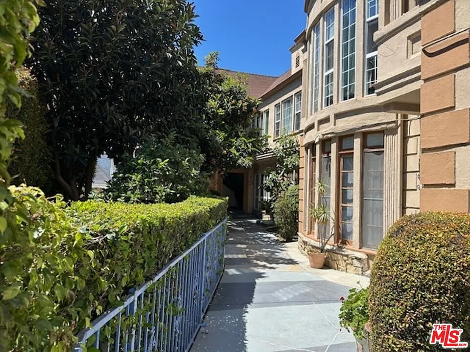 Studio, 1.0 bath, 7951 sqft, $1,535 — Photo 3