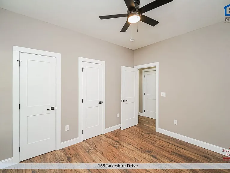 165 Lakeshire Dr — Photo 13