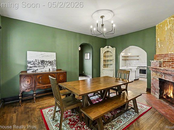 5th image of 405 W Jefferson St