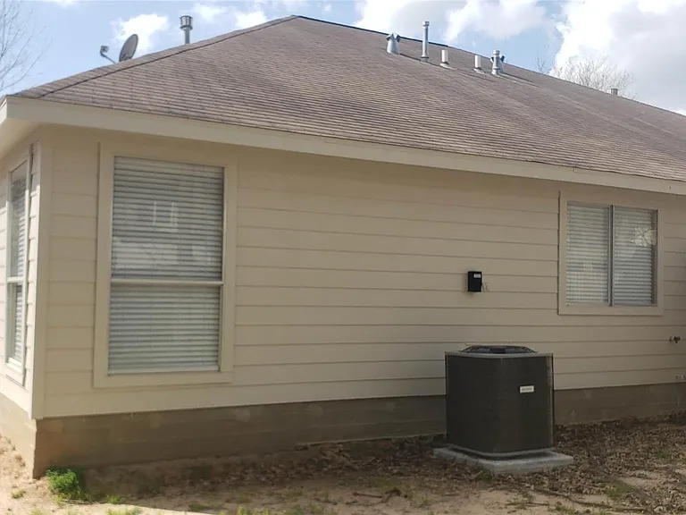 222 Canterbury Dr — Photo 19