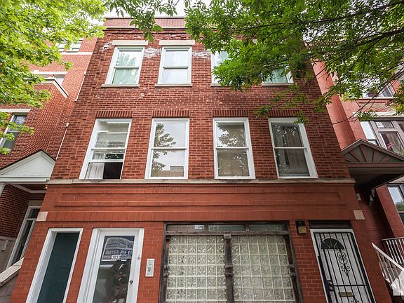 2nd image of 3833 N Southport Ave APT 3R