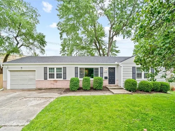 2015 Somerset Dr, Prairie Village, KS 66206
