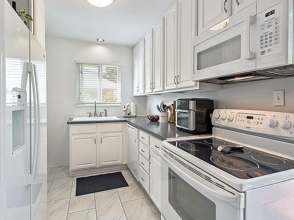 5th image of 638 Darwin St