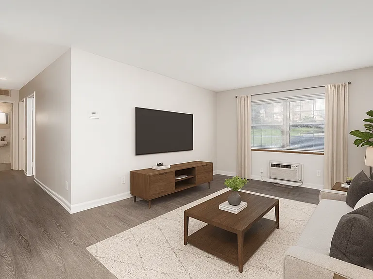 500 E Fulton St — Photo 3